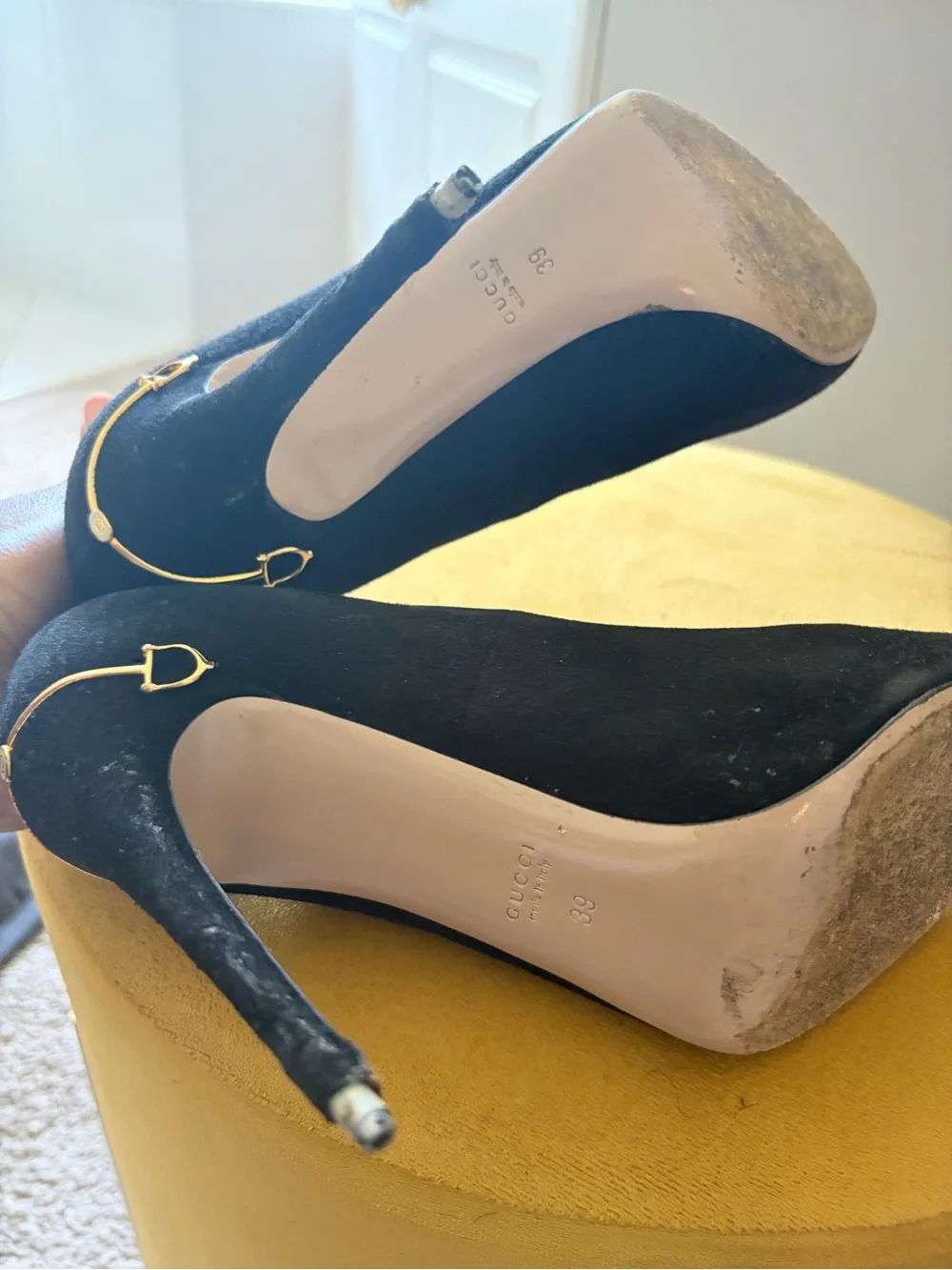 Gucci Black Pointed Toe Suede Pumps